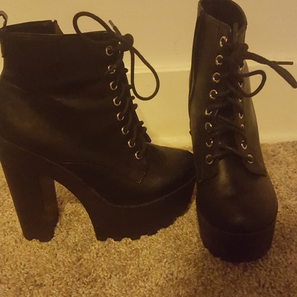 Heele booties - Picture 2 of 3